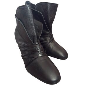 Bernardo Felicity Strappy Leather Chic Ankle Boots Black 10 M